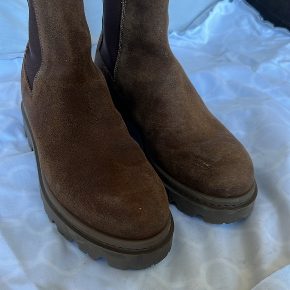 BANANA Republic Chelsea Boots - Size 7 - Picture 14 of 14